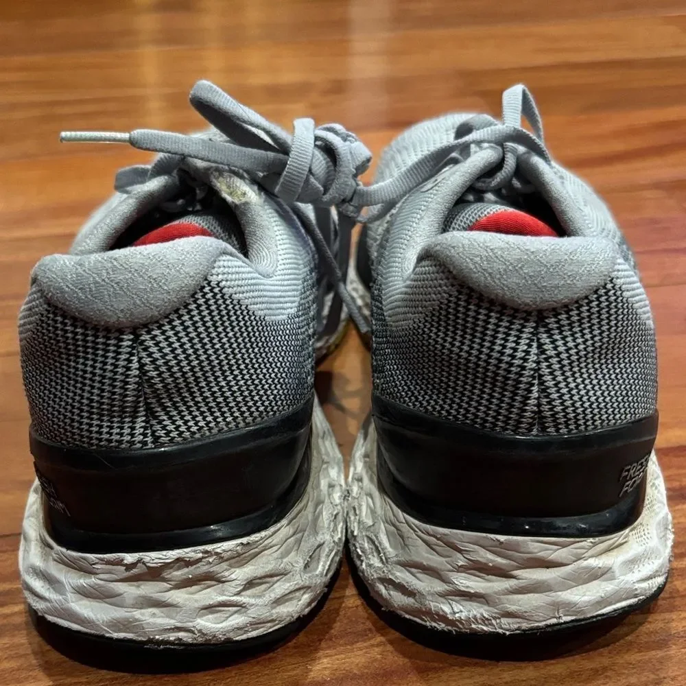 New Balance men’s sz 10.5 Light Grey Mesh Running Sneakers with White Logo
